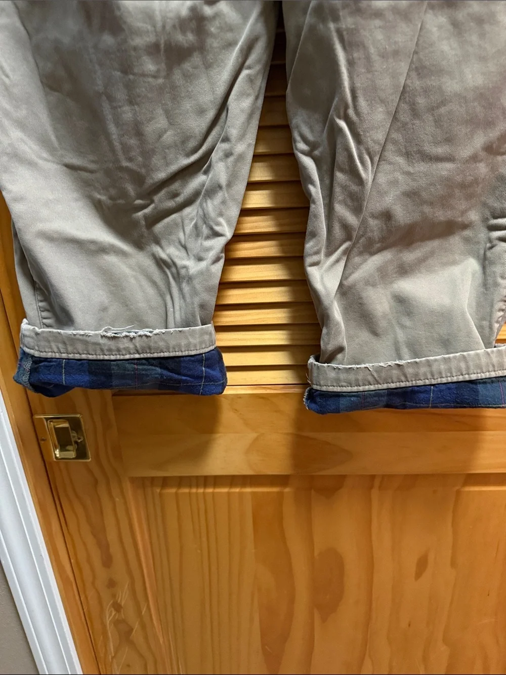 Cabela’s Men's flannel Lined Tan Chinos with Plaid Interior 40/Reg